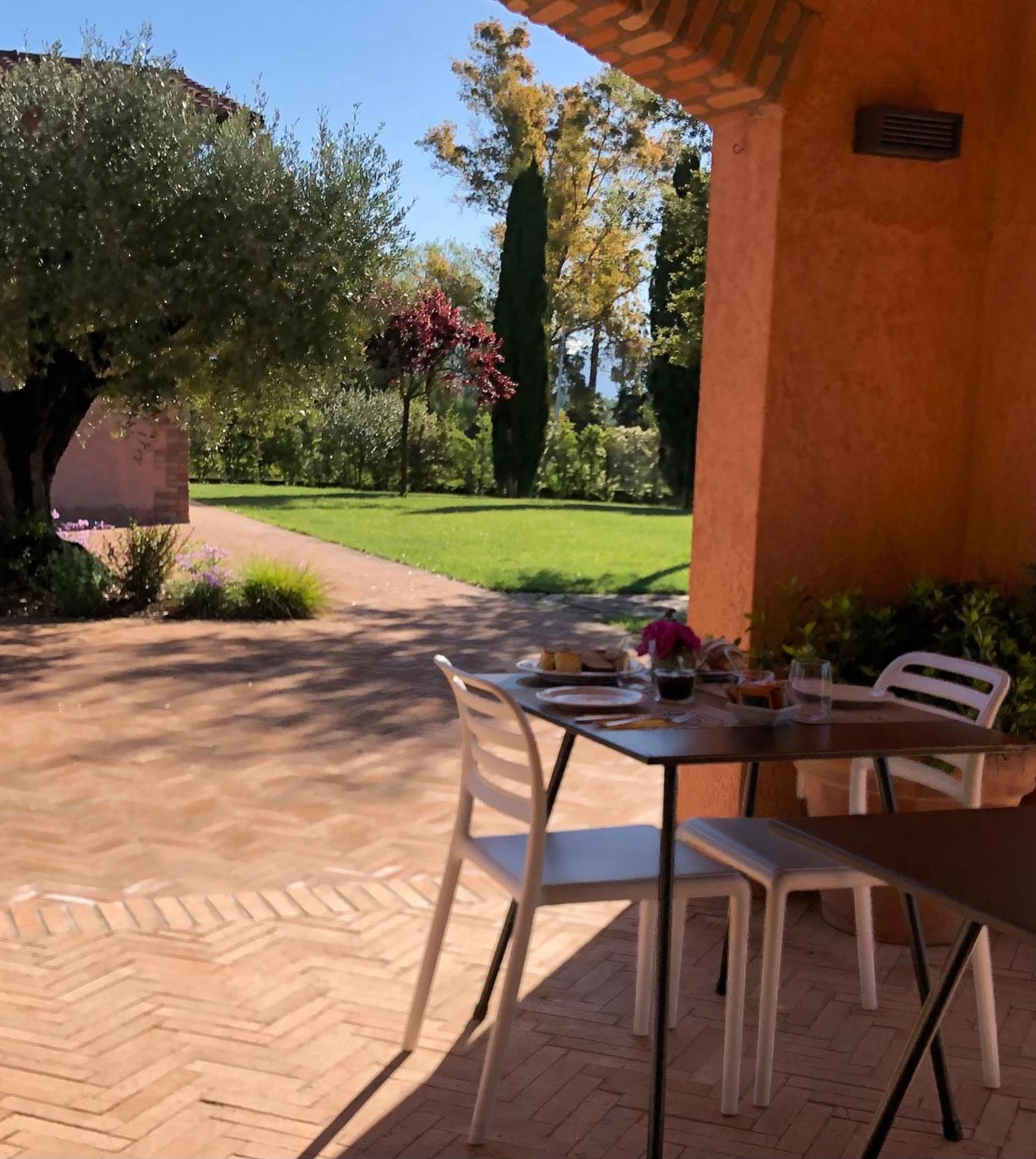 Casale Appia Bed & Breakfast Latina Dış mekan fotoğraf